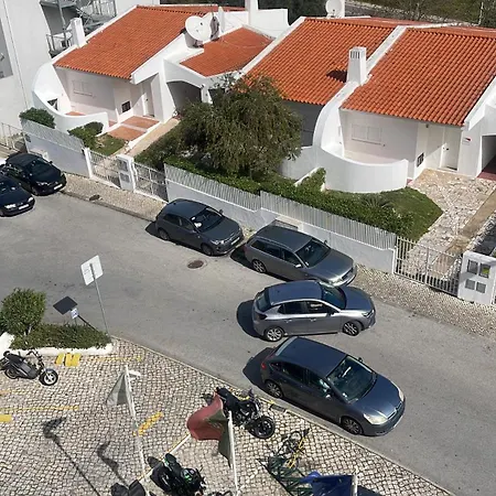 Maria Do Ceu Magna アパート